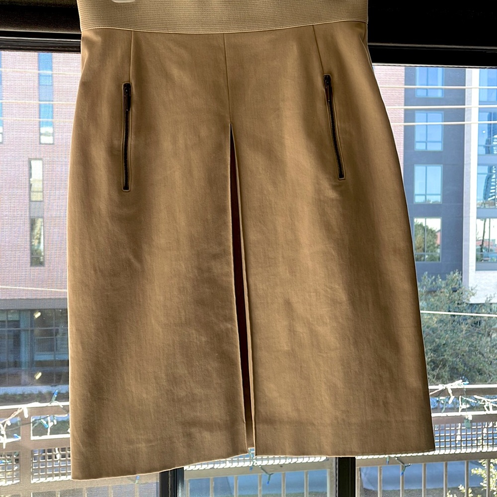 Akris Punto Women's Pebble Crepe Front Pleat Skirt. Size 6. Italian material✨✨